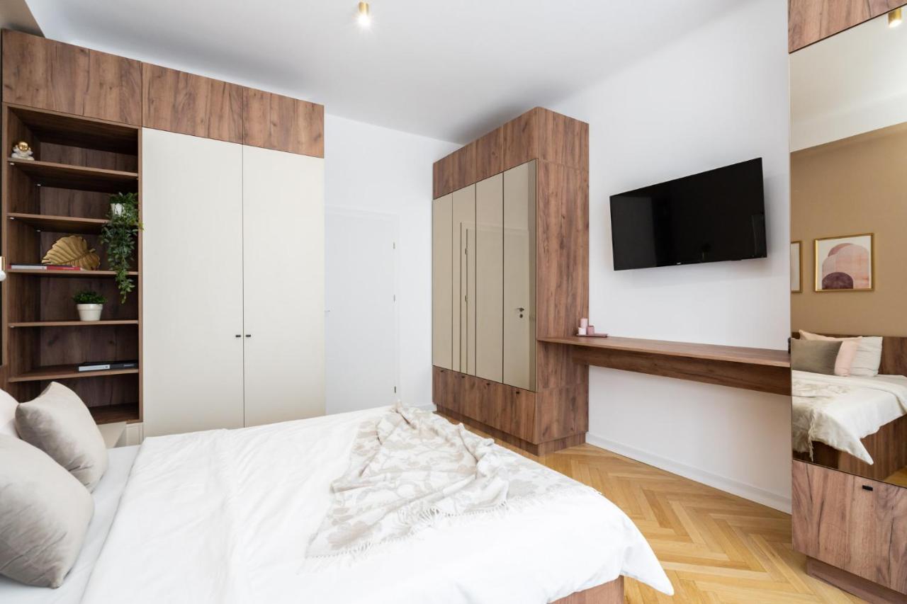 Old Town Bucharest, Luxury 2 Bedrooms Apartment Luaran gambar