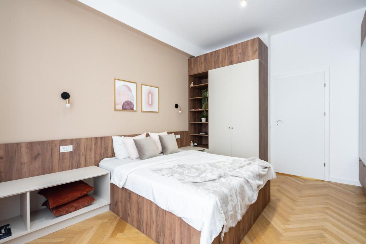 Old Town Bucharest, Luxury 2 Bedrooms Apartment Luaran gambar